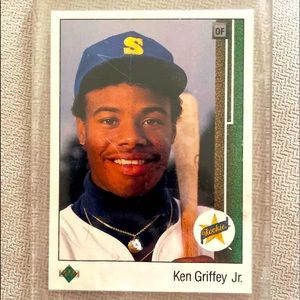 Ken Griffey Jr. 1989 upper deck rookie card!  In pristine condition!